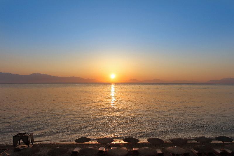 Sikyon Coast Hotel And Resort Ксилокастро Экстерьер фото